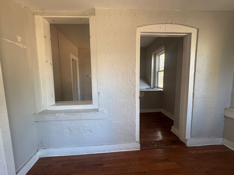 Building Photo - 465 Tampa St