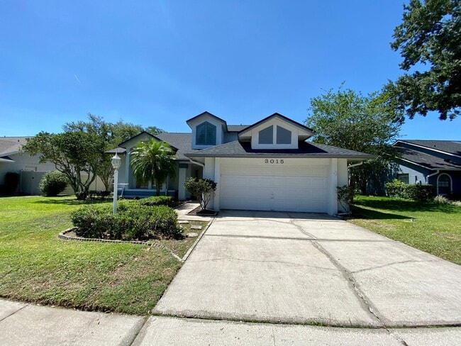 Building Photo - 3015 Crested Cir