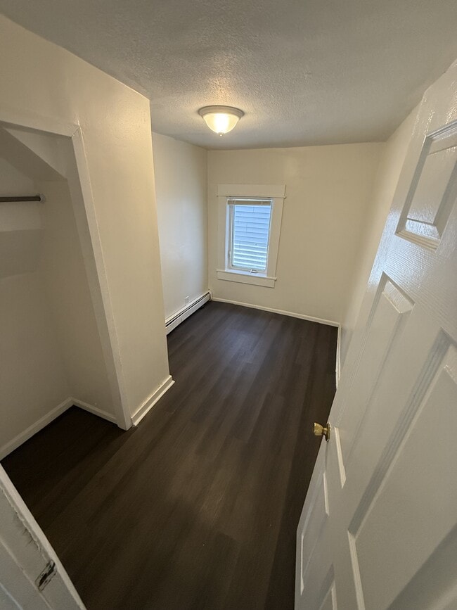 Building Photo - 353 Sherburne Ave