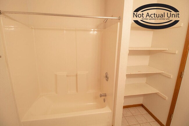 Building Photo - 1505 Native Dancer Ct