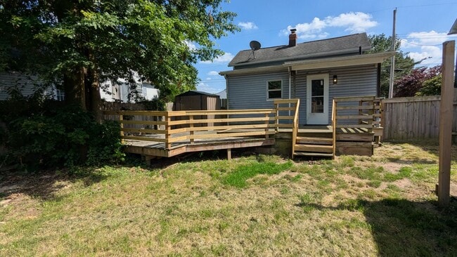 Building Photo - Newly renovated 2-bedroom, 1-bathroom home...