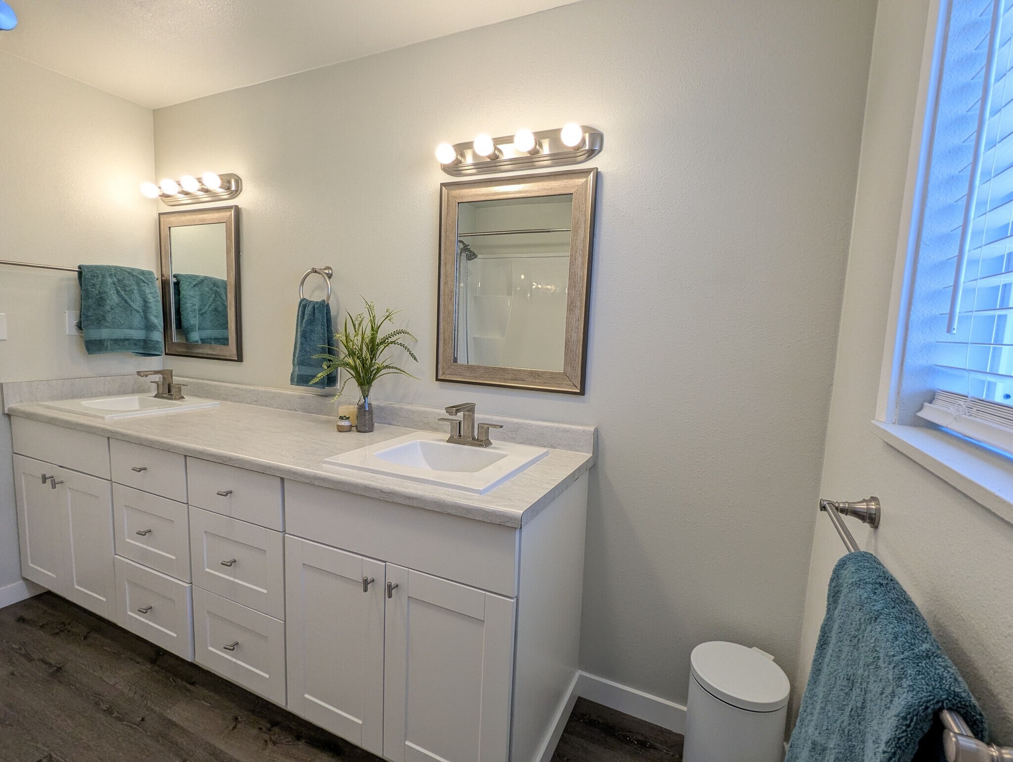 Building Photo - 821 S 117th St