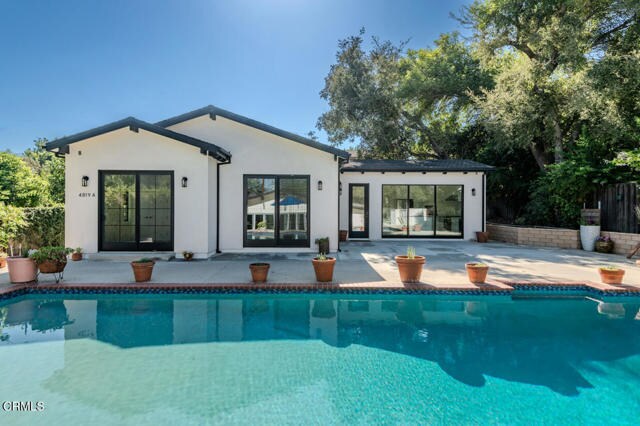 Building Photo - 4819 Oakwood Ave