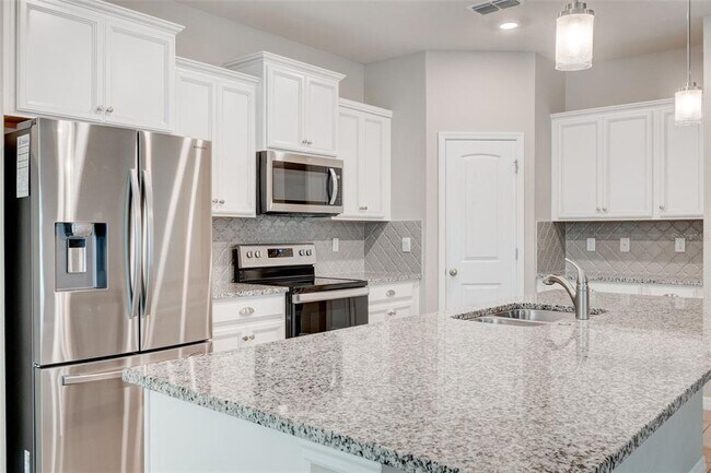 Building Photo - 413 Halter Dr