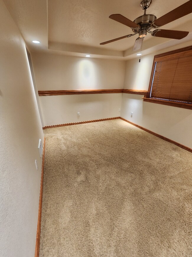 Building Photo - Bayview Lakeside Charmer