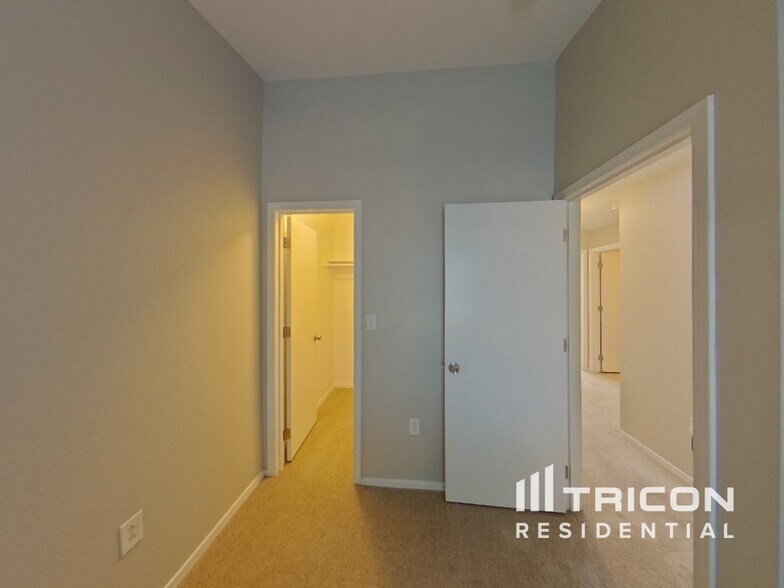 Building Photo - 125 S 56th St