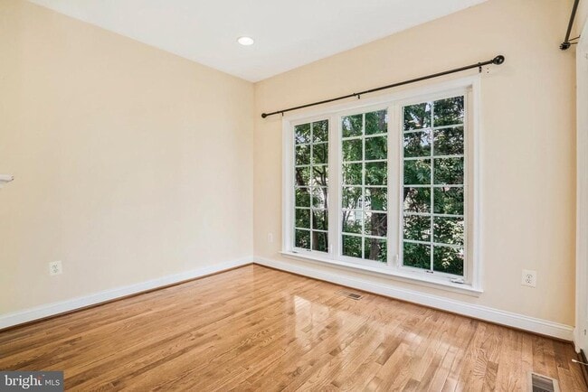Building Photo - 9980 Cyrandall Dr