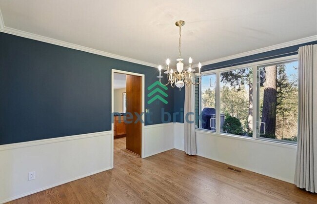 Building Photo - Beautiful 4-Bedroom Home with Spacious Yard in a Quiet Cul-de-Sac