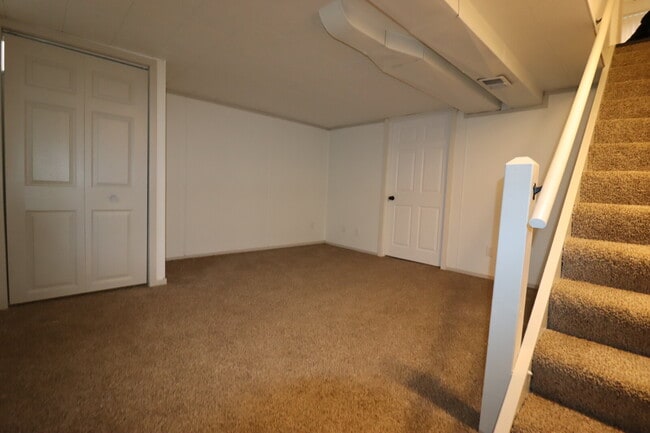 Building Photo - 3 Bedroom Duplex