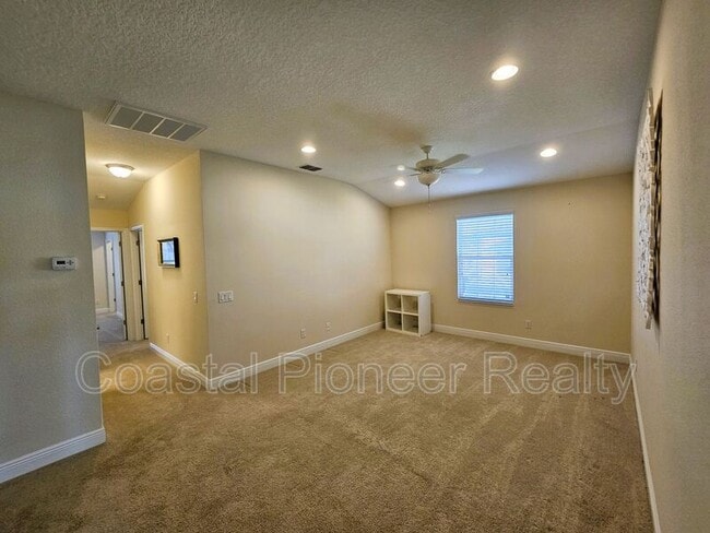 Building Photo - 11541 Crowned Sparrow Ln