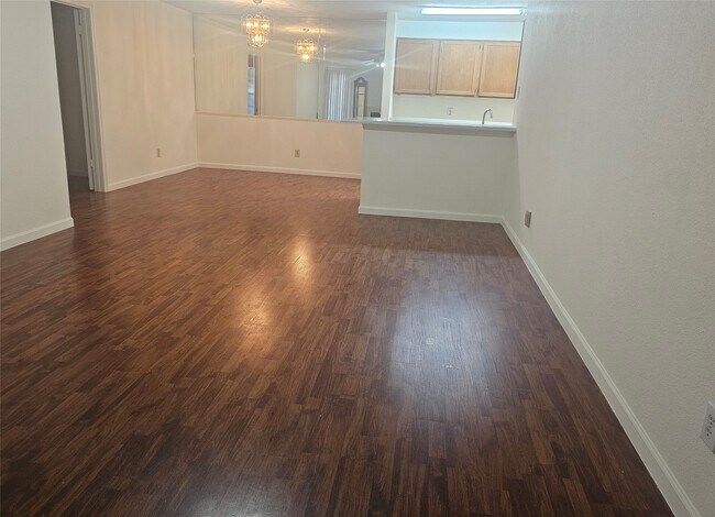 Building Photo - 10689 Braes Bend Dr