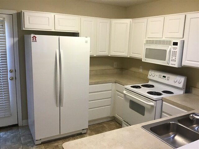 Building Photo - 6758 Cherry Bnd