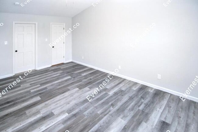 Building Photo - 1370 Timothy Ridge Dr