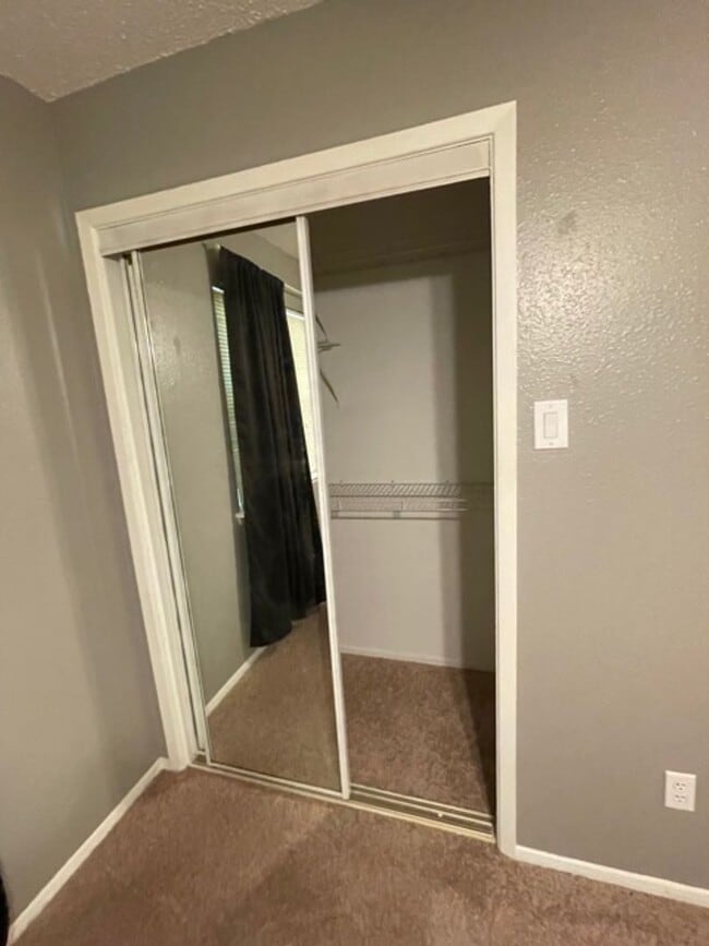 Building Photo - Cozy and Comfy 3 Bed! Mesa/Zia School Dist...