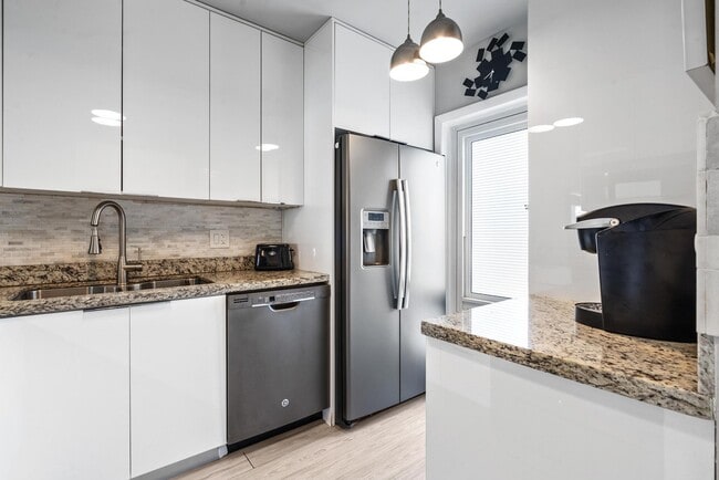 Building Photo - 1461 S Ocean Blvd