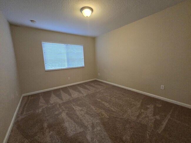 Building Photo - Beautiful home in Gated community