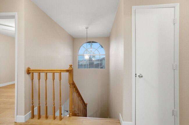 Building Photo - Beautiful 4 Bedroom Home with a Pool in Whitney Ranch!