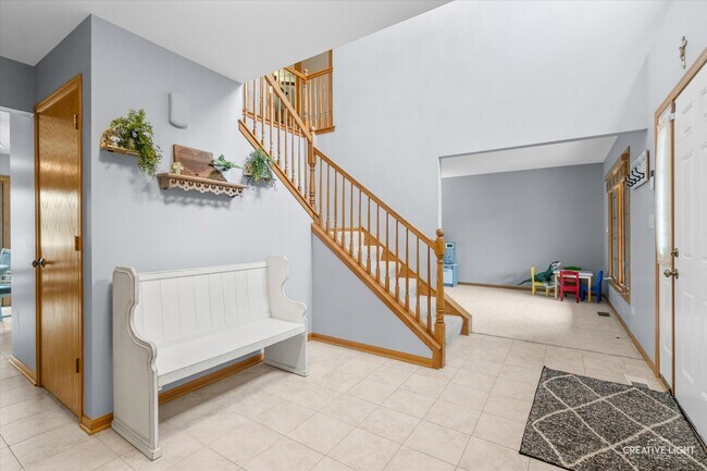 Building Photo - 610 High Grove Dr