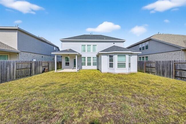 Building Photo - 18619 Greenwood Mdw Trl