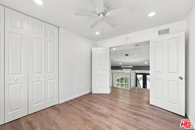 Building Photo - 4355 Chaumont Rd