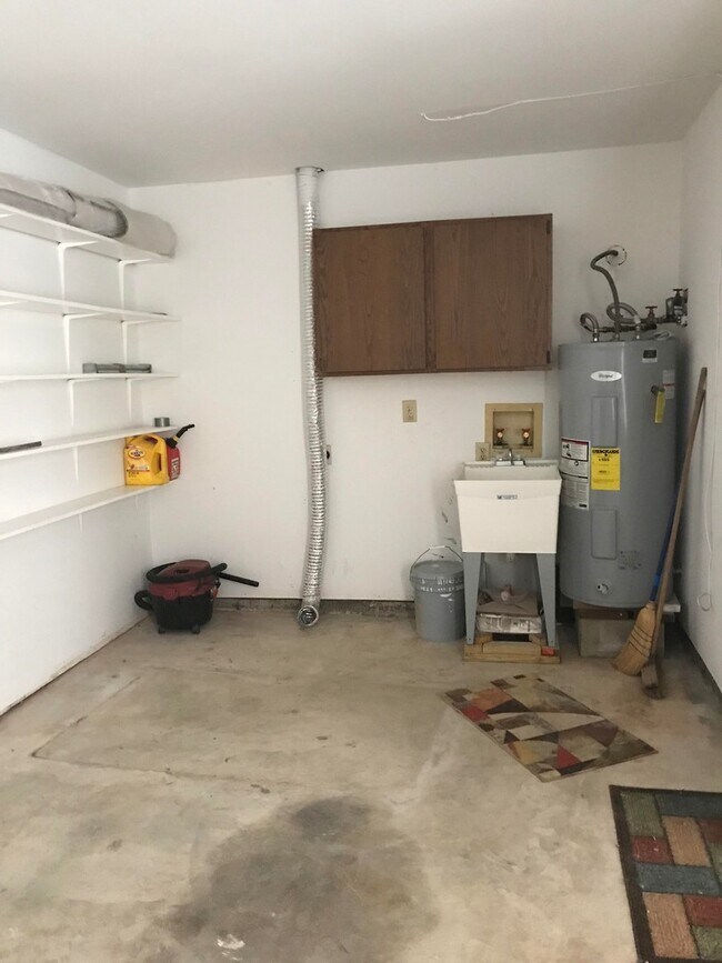 Building Photo - 4002 Ditmas Ct