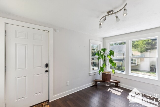 Building Photo - EXTRAORDINARY historic rental opportunity ...