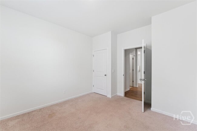 Building Photo - 116 Buttermere Wy