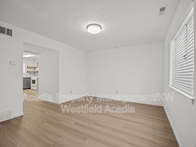 Building Photo - 945 S Freedom Blvd