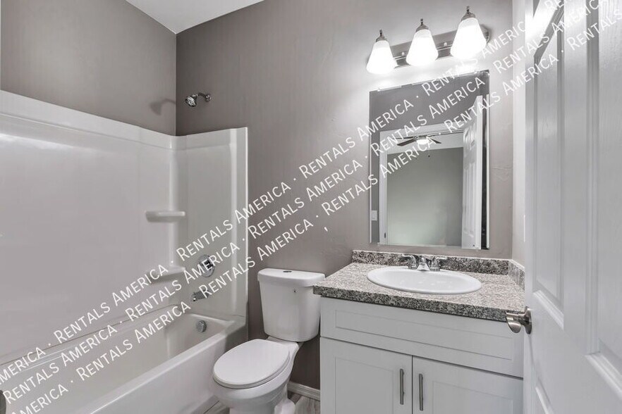 Building Photo - 1625 N Mountain View Ave