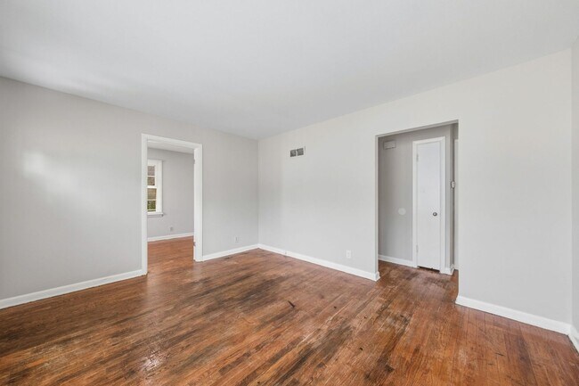 Building Photo - 8515 Jenny Dr
