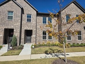 Building Photo - 2820 Maidenhair Ln