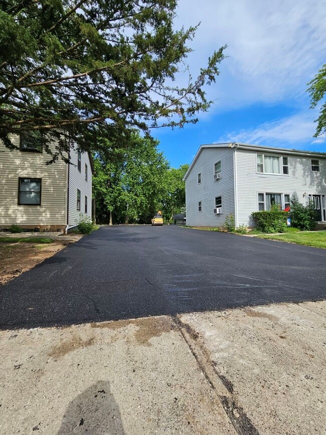 Building Photo - 479 Eisenhower St
