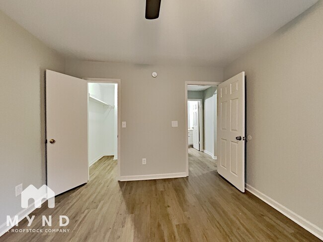 Building Photo - 377 St John Rd NW