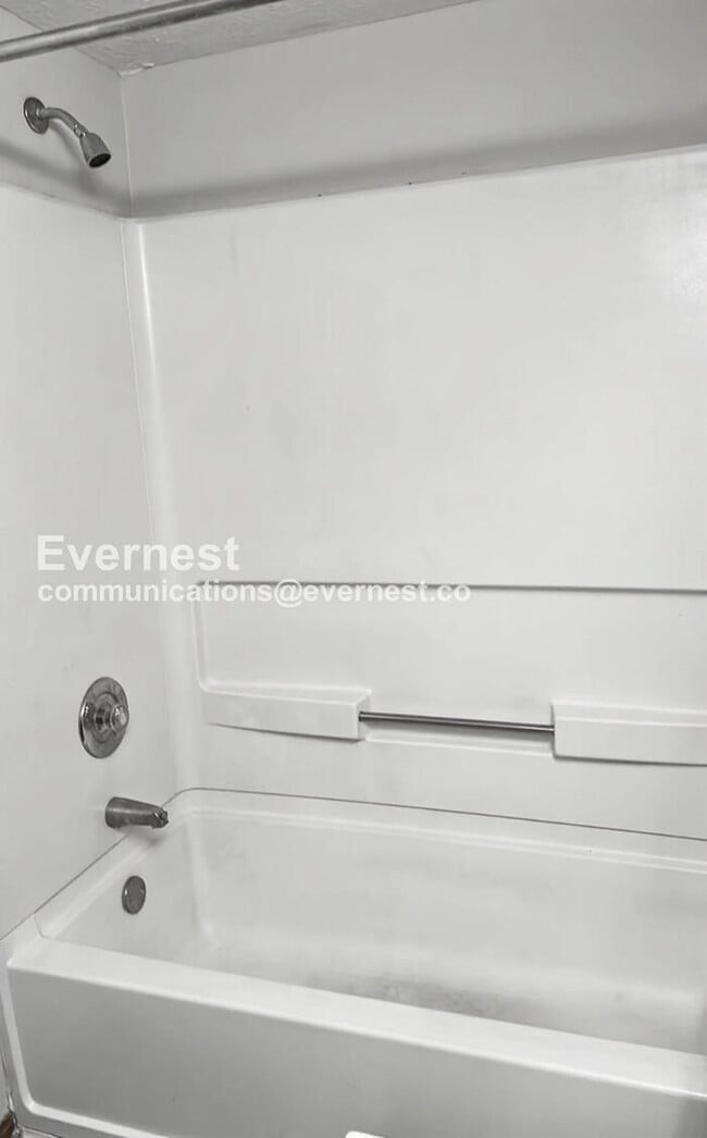 Building Photo - 5300 Darlington Rd