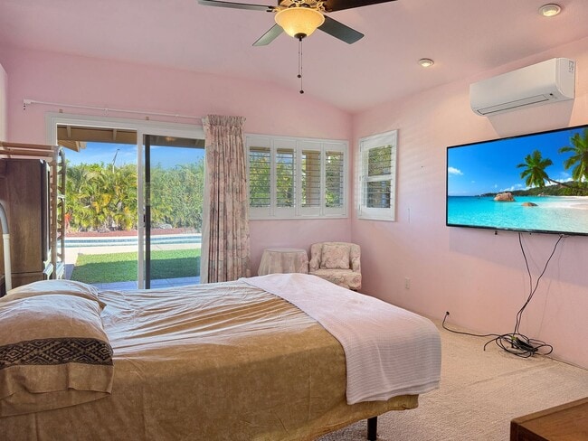 Building Photo - Fully Furnished Single Level Home with a Pool