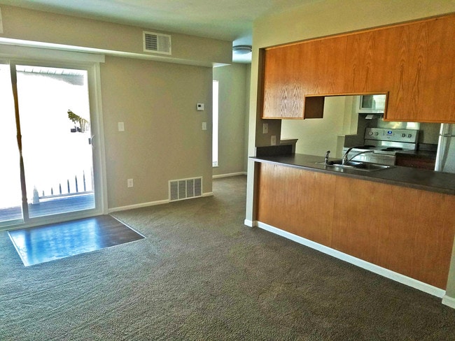 Building Photo - Hiawatha Apartments
