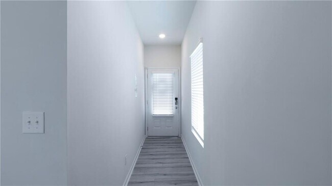 Building Photo - 3675 Abbey Wy