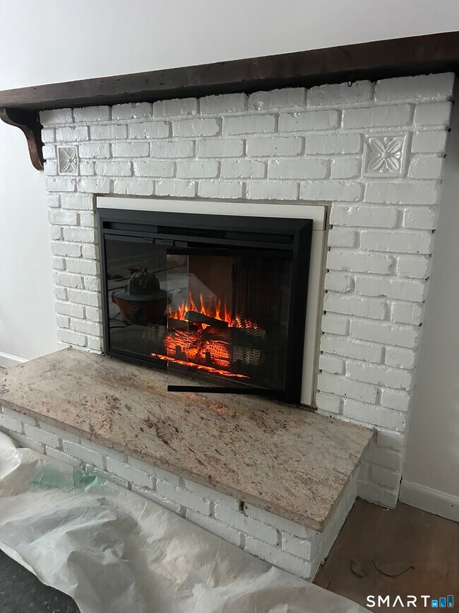 Building Photo - 81 Black Rock Tpke