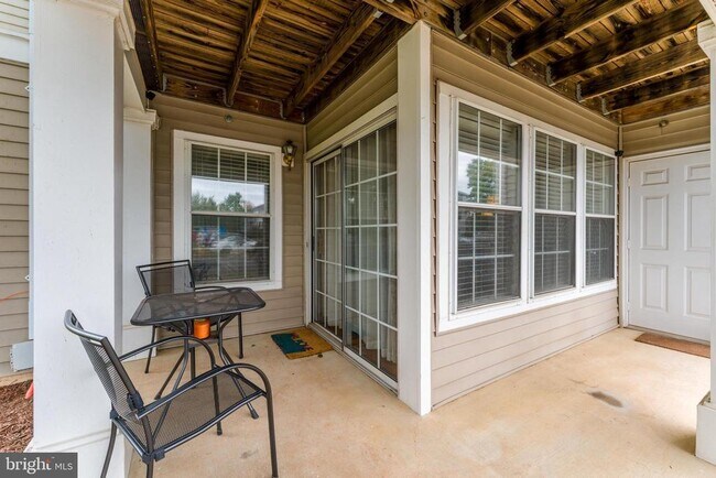 Building Photo - 8091 Lacy Dr