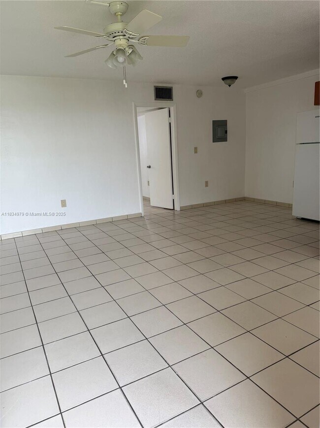 Building Photo - 6270 W Flagler St