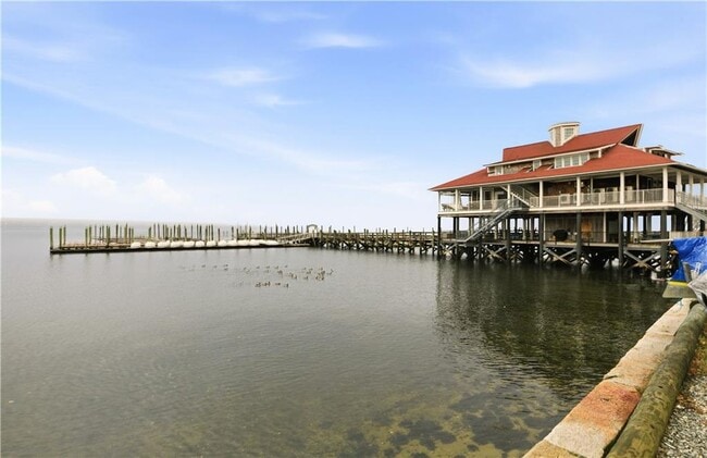 Building Photo - 45 Windsor Rd