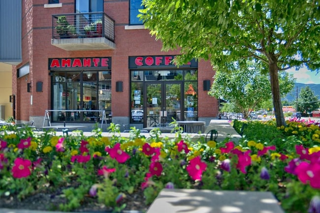 Building Photo - 2 Bed, 2.5 Bath Townhouse with 330+ Sq Ft ...