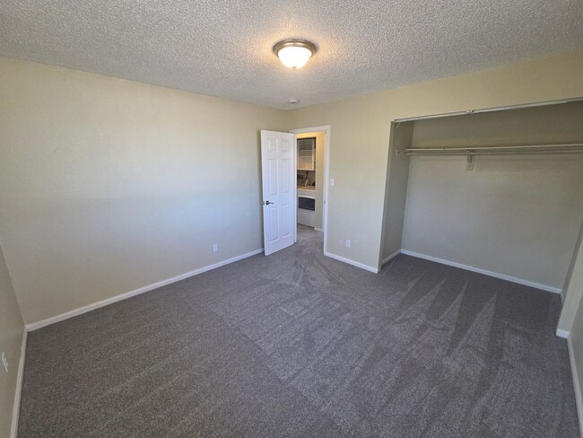 Building Photo - Wolff St - GN