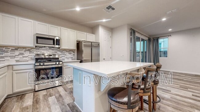 Building Photo - 2039 Karen Pl