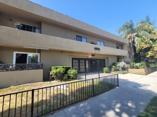 Building Photo - 14609 Saticoy St
