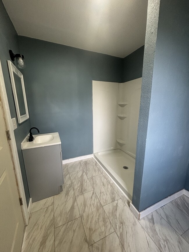 Building Photo - 225 E Bergey St