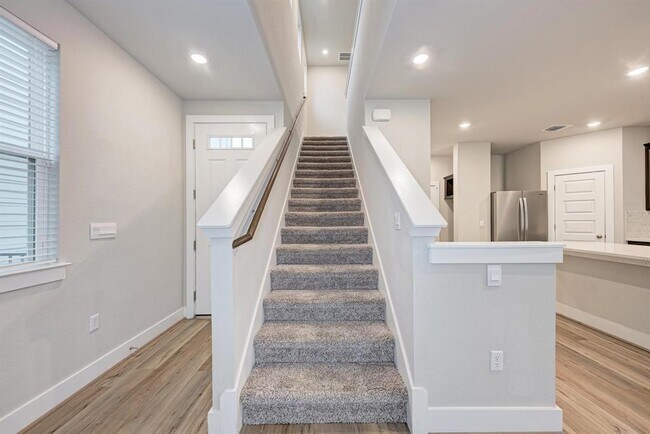 Building Photo - 7319 Travertine Spring Dr