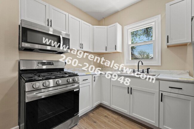 Building Photo - 1829 Broadway