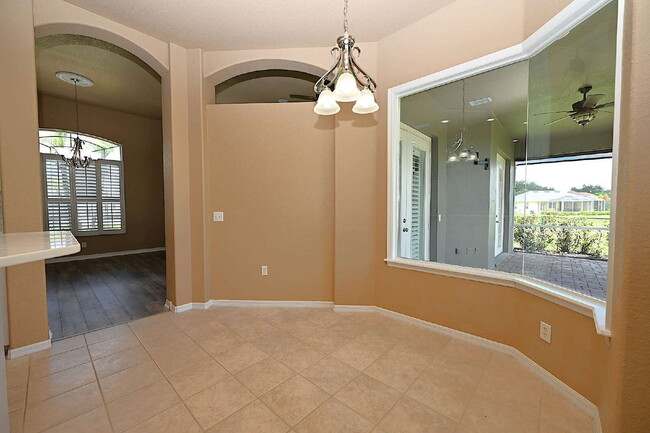 Building Photo - 2618 High Ridge Dr