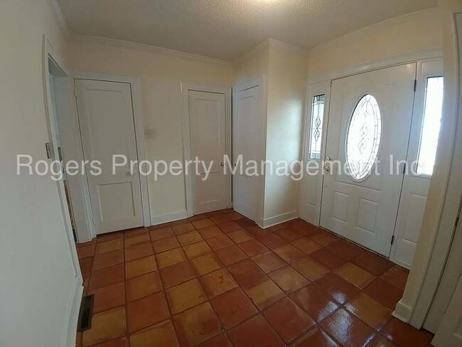 Building Photo - 1909 Marina Rd